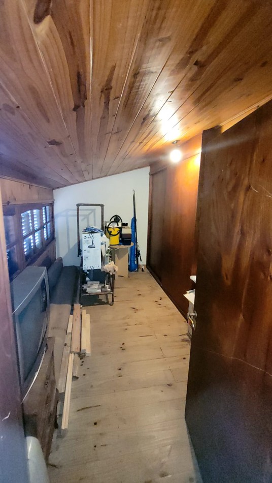  Casa de 5 Amb. con Quincho, Parque y Depto Independiente Sobre Av Paso