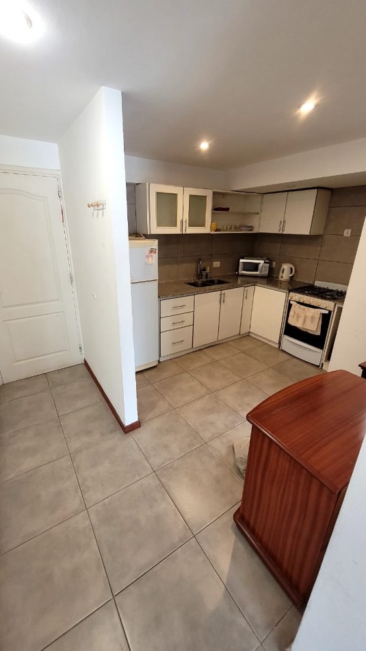 Oportunidad en Zona Guemes Luminoso 3 Amb. con Cochera Cubierta