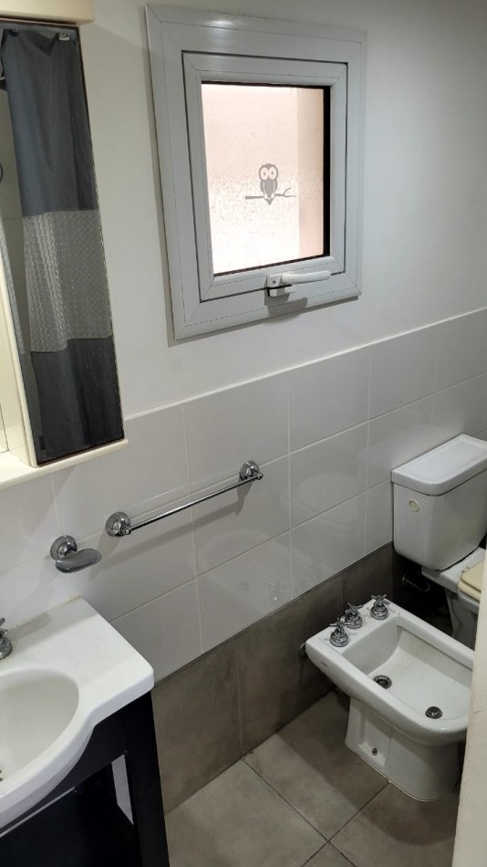 Oportunidad en Zona Guemes Luminoso 3 Amb. con Cochera Cubierta