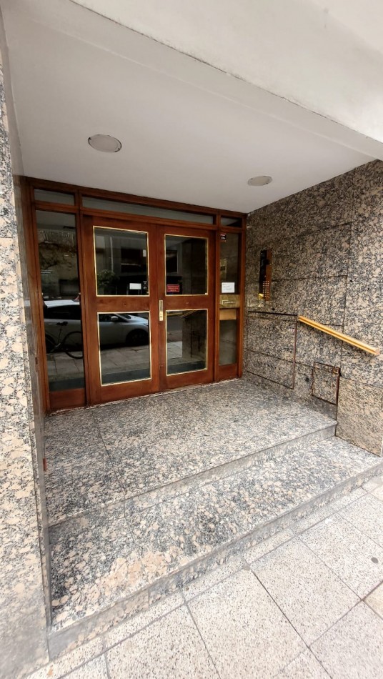 Amplio Depto 4 Amb. con Balcones Al Frente, Dependencia y Baulera