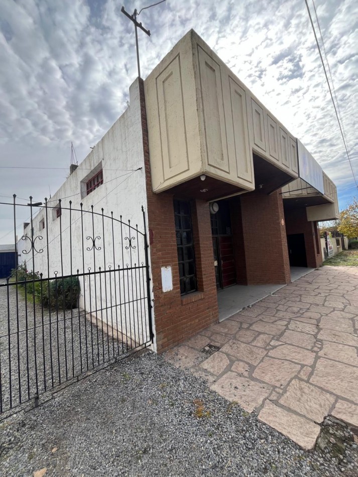 Venta Propiedad Inmejorable Ubicacion Comercial Gran Predio Con Galpones Y Oficinas