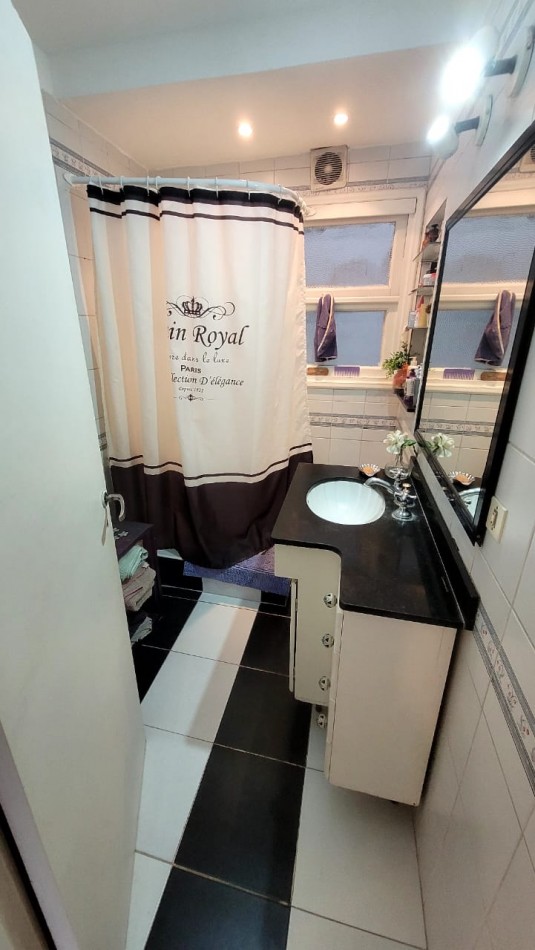 Departamento 3 ambientes Pleno Centro Patonal San martin con Balcon al frente