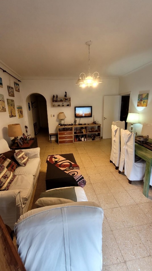 Departamento 3 ambientes Pleno Centro Patonal San martin con Balcon al frente