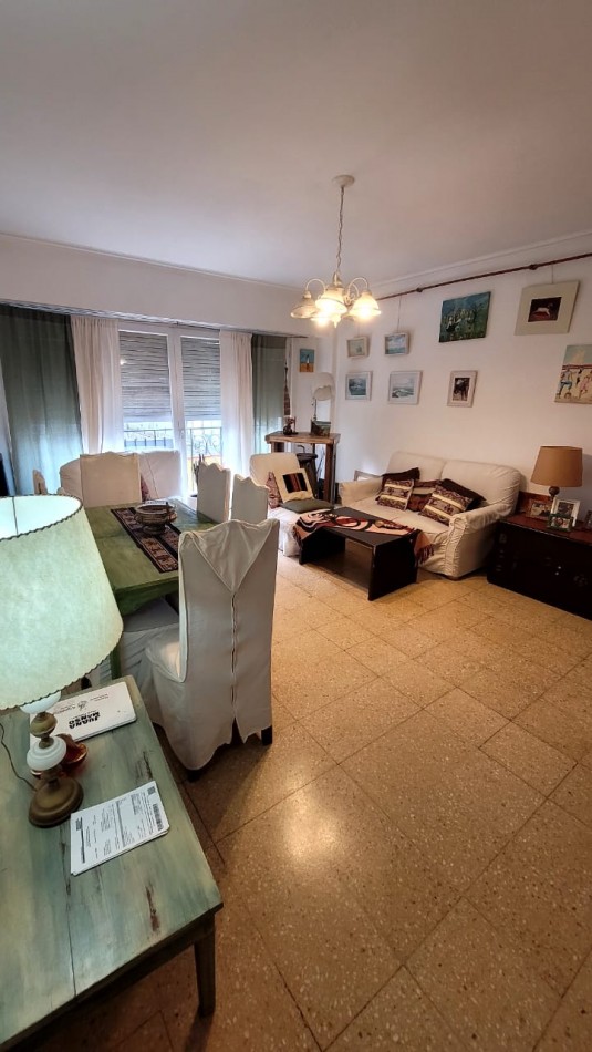 Departamento 3 ambientes Pleno Centro Patonal San martin con Balcon al frente