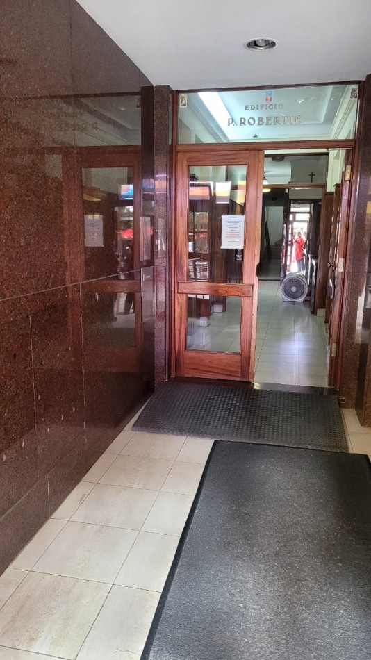 Departamento 3 ambientes Pleno Centro Patonal San martin con Balcon al frente