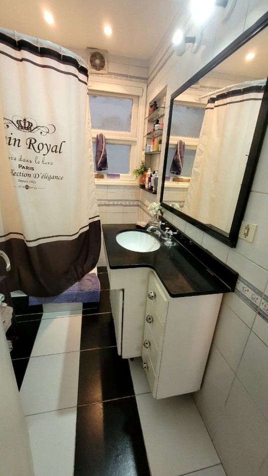 Departamento 3 ambientes Pleno Centro Patonal San martin con Balcon al frente