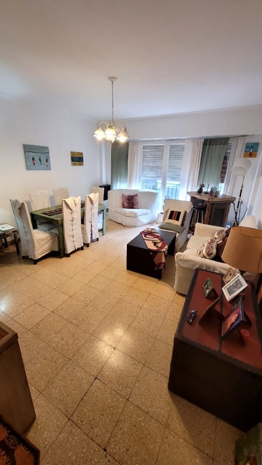 Departamento 3 ambientes Pleno Centro Patonal San martin con Balcon al frente