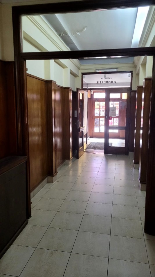 Departamento 3 ambientes Pleno Centro Patonal San martin con Balcon al frente