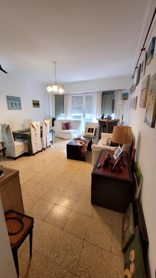 Departamento 3 ambientes Pleno Centro Patonal San martin con Balcon al frente