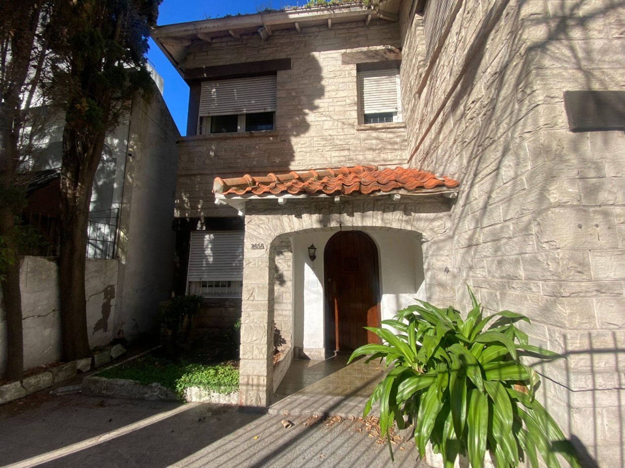 Casa Estilo Marplatense A Reciclar Gran Terreno En Zona Aldrey