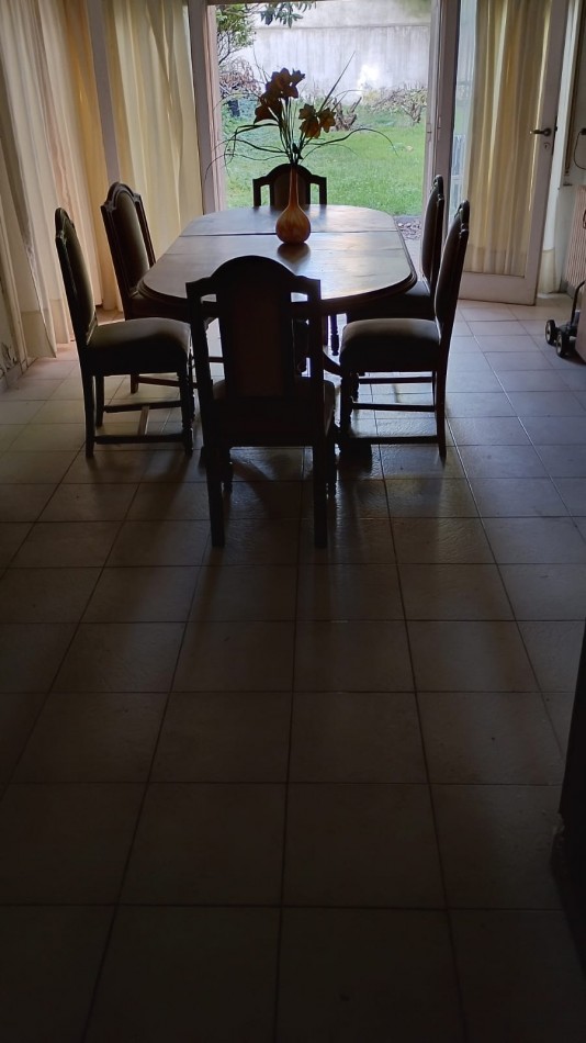 Casa Estilo Marplatense A Reciclar Gran Terreno En Zona Aldrey