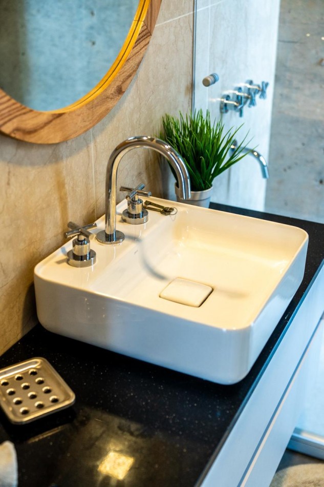 Casas Espejo En Acantilados A Metros Del Mar