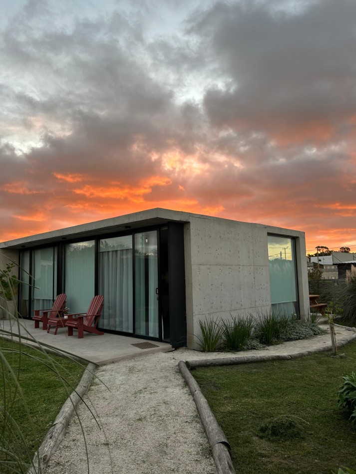 Casas Espejo En Acantilados A Metros Del Mar