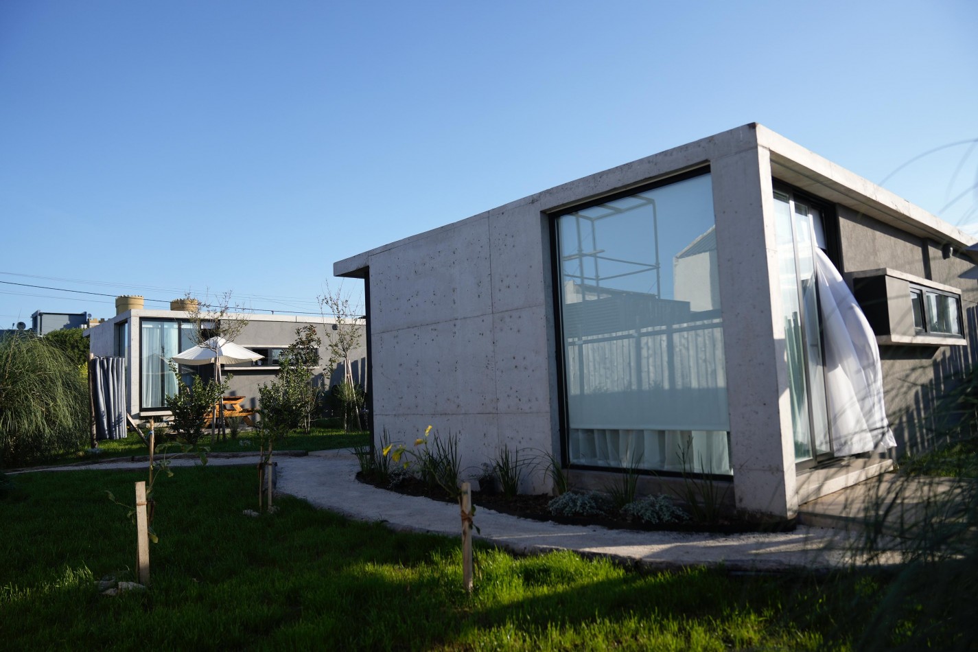 Casas Espejo En Acantilados A Metros Del Mar