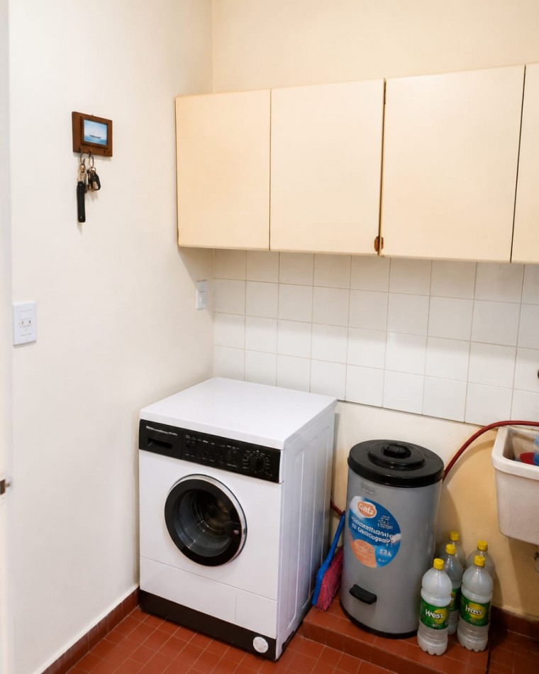 Departamento 4 amb. zona Macrocentro con Baulera