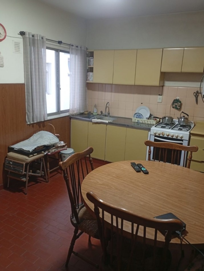 Departamento 4 amb. zona Macrocentro con Baulera