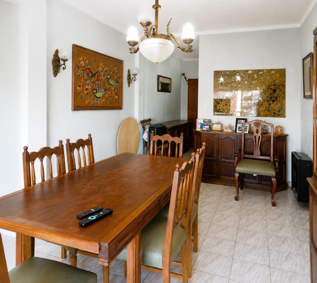 Departamento 4 amb. zona Macrocentro con Baulera