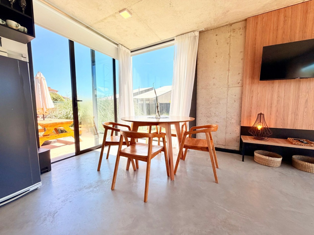Casas Espejo En Acantilados A Metros Del Mar