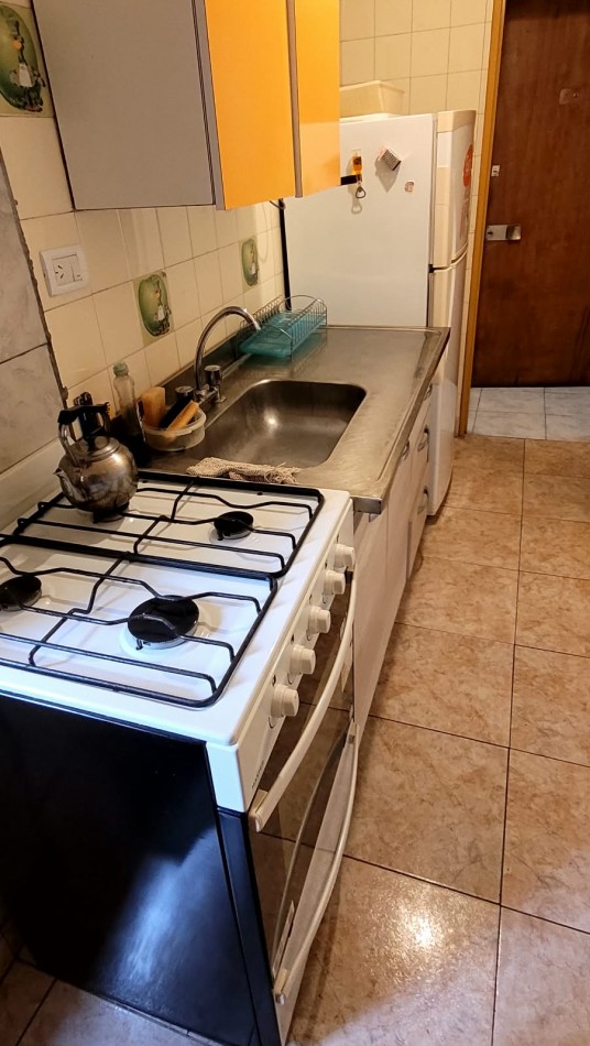 DEPARTAMENTO 2 AMBIENTES AL FRENTE CON BALCON - ALQUILER 24 MESES