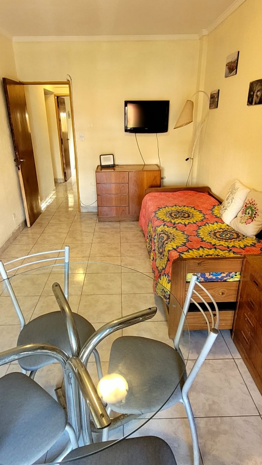 DEPARTAMENTO 2 AMBIENTES AL FRENTE CON BALCON - ALQUILER 24 MESES