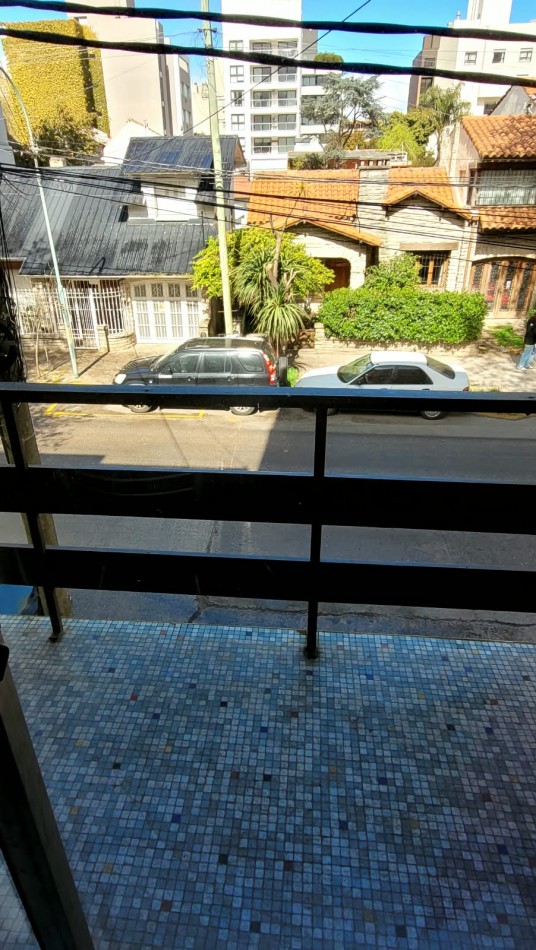 DEPARTAMENTO 2 AMBIENTES AL FRENTE CON BALCON - ALQUILER 24 MESES