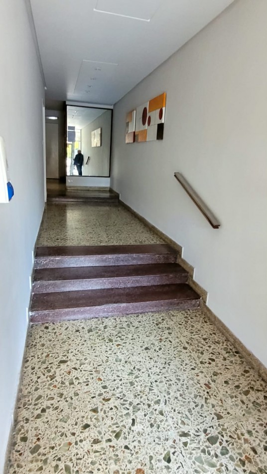 DEPARTAMENTO 2 AMBIENTES AL FRENTE CON BALCON - ALQUILER 24 MESES