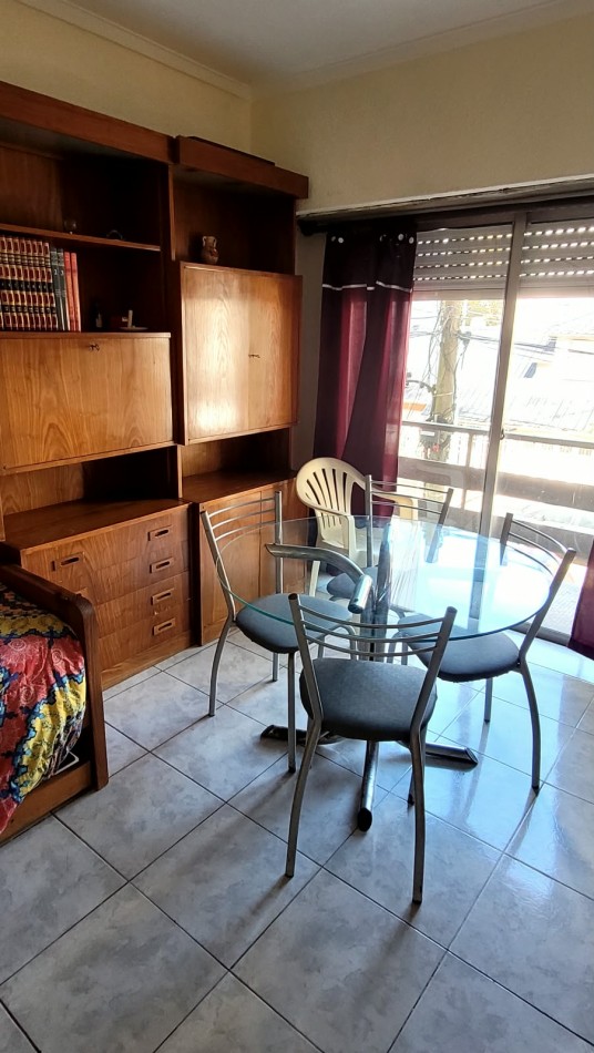 DEPARTAMENTO 2 AMBIENTES AL FRENTE CON BALCON - ALQUILER 24 MESES