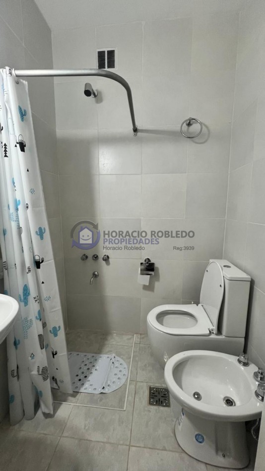 Hermoso Monoambiente con Balcon a la calle zona Shopping Aldrey