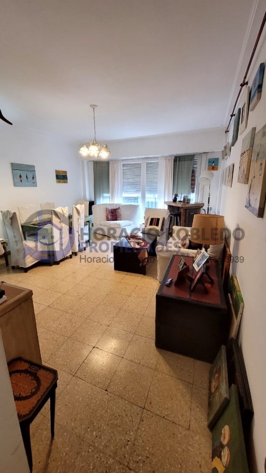 Departamento 3 ambientes Pleno Centro Patonal San martin con Balcon al frente