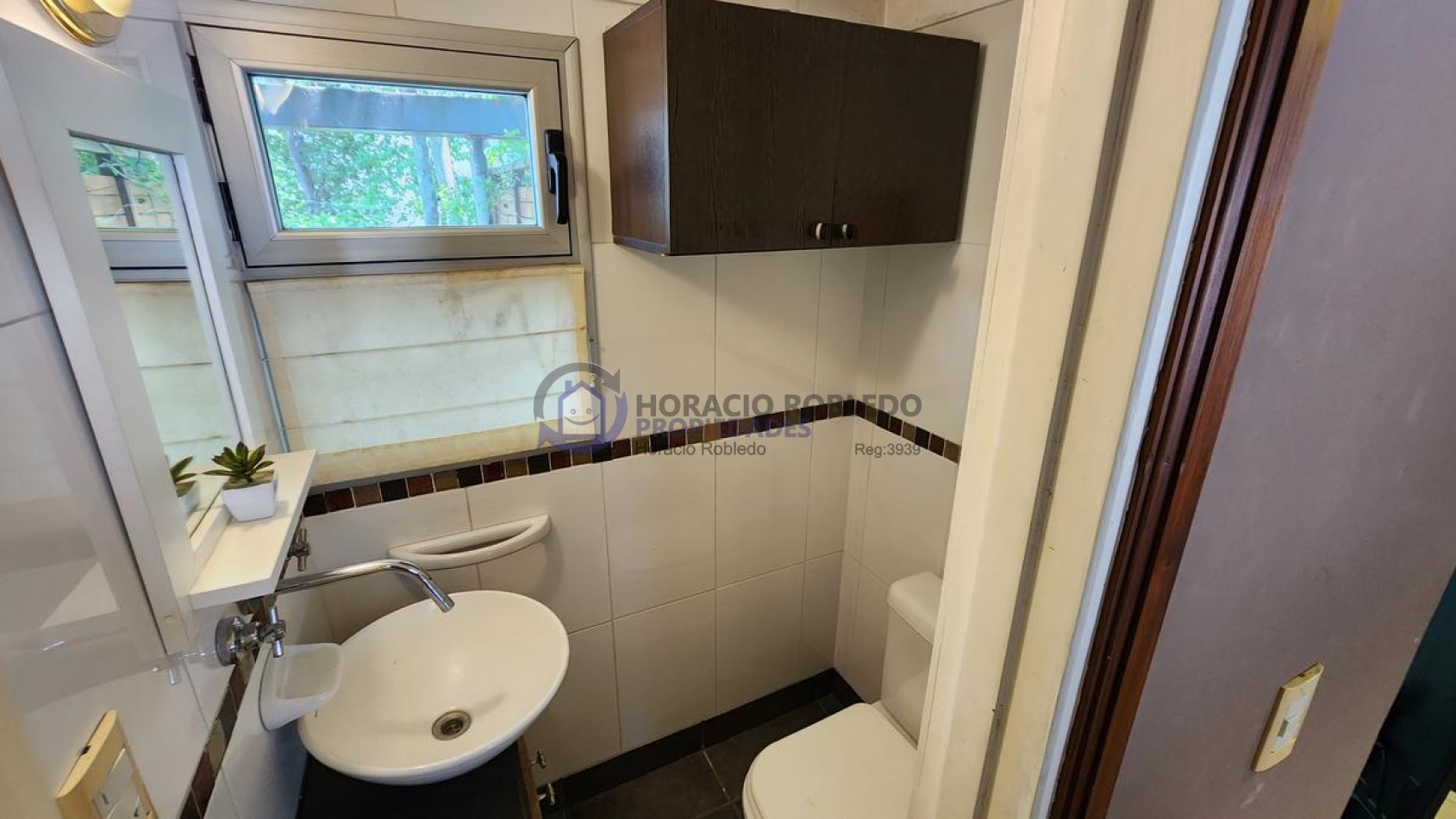 Alquiler temporario . Departamento · 3 Ambientes c/ cochera · zona Guemes.