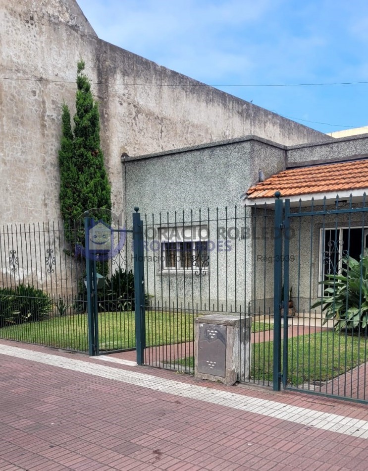 Casa Para Reciclar O Terreno Zona Comercial Juan B. Justo