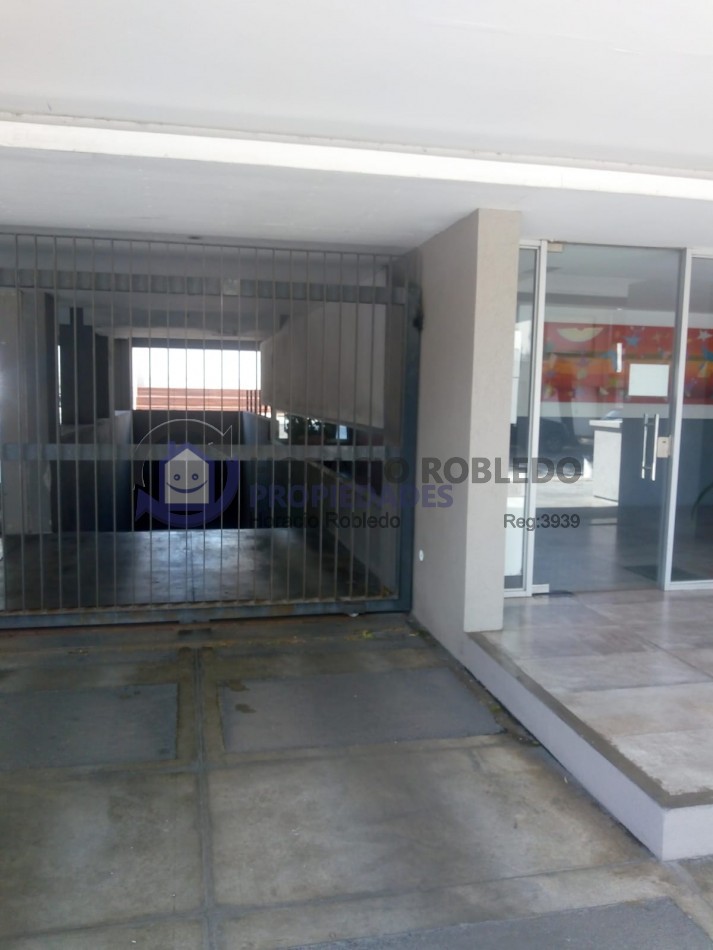 VENTA COCHERA B° POMPEYA . EDIFICIO LAS ALONDRAS II 