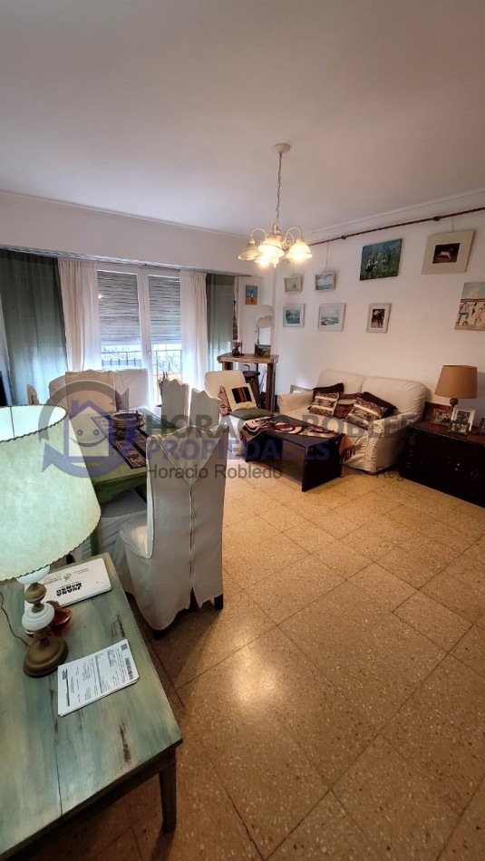 Departamento 3 ambientes Pleno Centro Patonal San martin con Balcon al frente