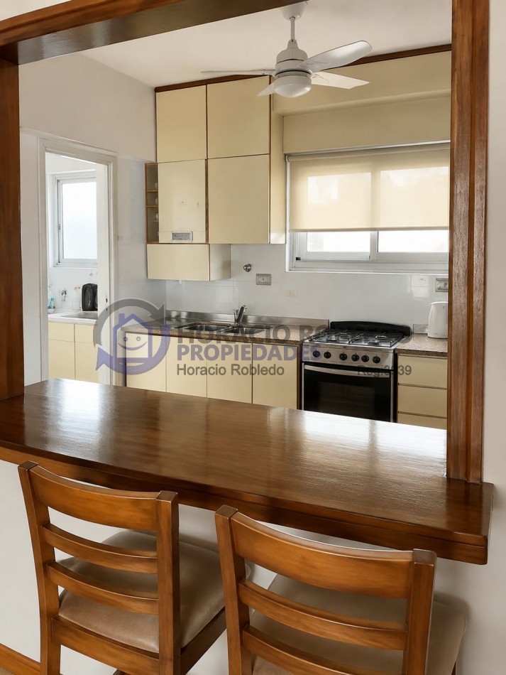 Impecable 3 amb. reciclado con balcon al frente y ammpli cochera cubierta