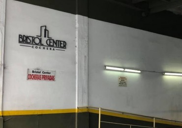 VENTA COCHERA ZONA CENTRICA 