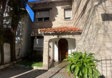 Casa Estilo Marplatense A Reciclar Gran Terreno En Zona Aldrey