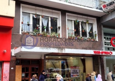 Departamento 3 ambientes Pleno Centro Patonal San martin con Balcon al frente